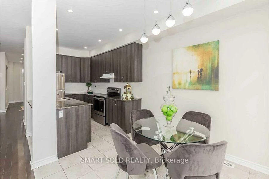 43, Farooq, Vellore Village, Vaughan