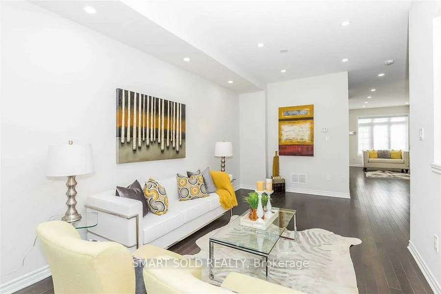 43, Farooq, Vellore Village, Vaughan