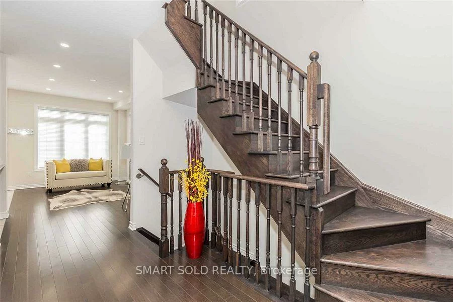 43, Farooq, Vellore Village, Vaughan