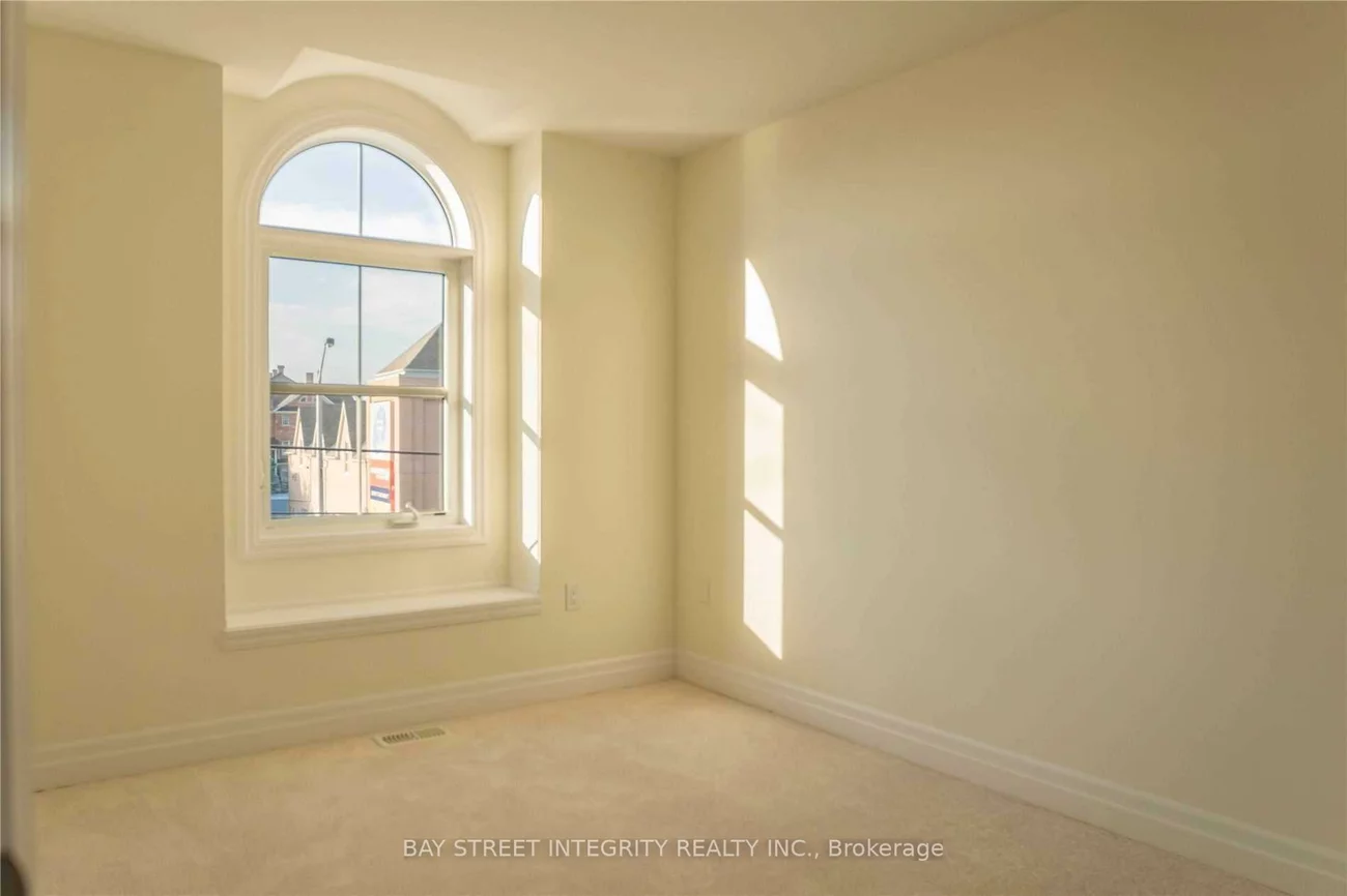 2267, Major Mackenzie, Maple, Vaughan