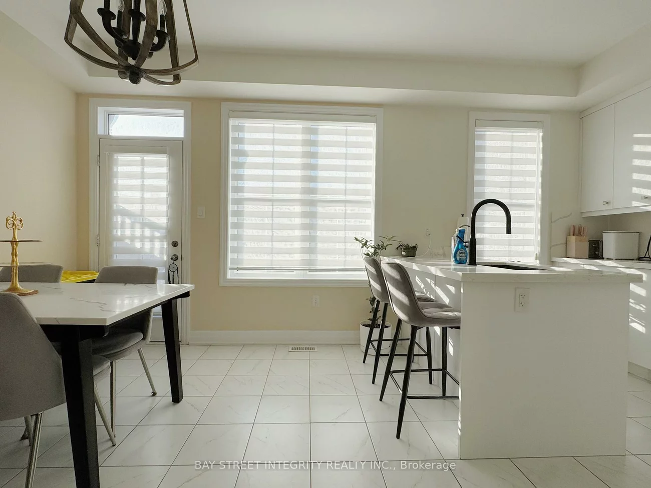 2267, Major Mackenzie, Maple, Vaughan