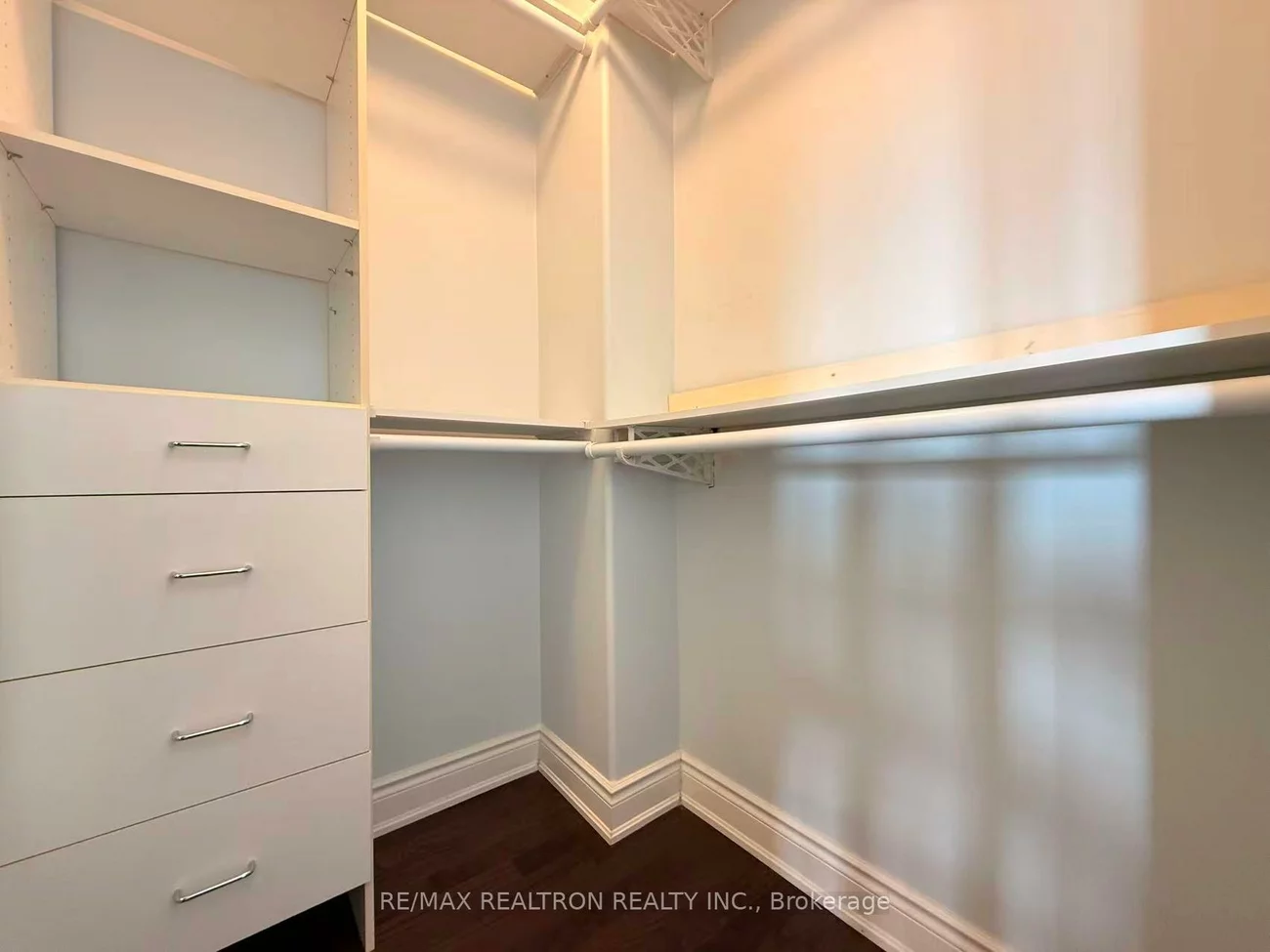 19, Golden Spruce, Maple, Vaughan