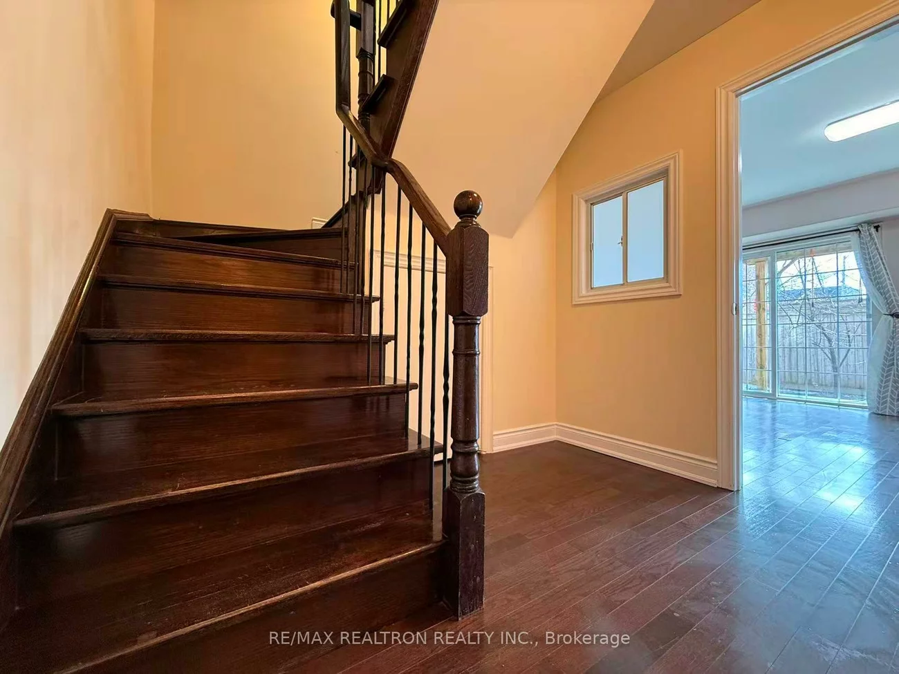 19, Golden Spruce, Maple, Vaughan