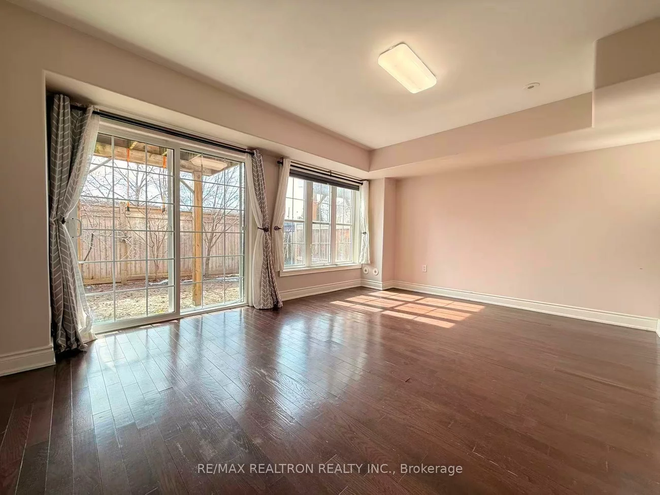 19, Golden Spruce, Maple, Vaughan