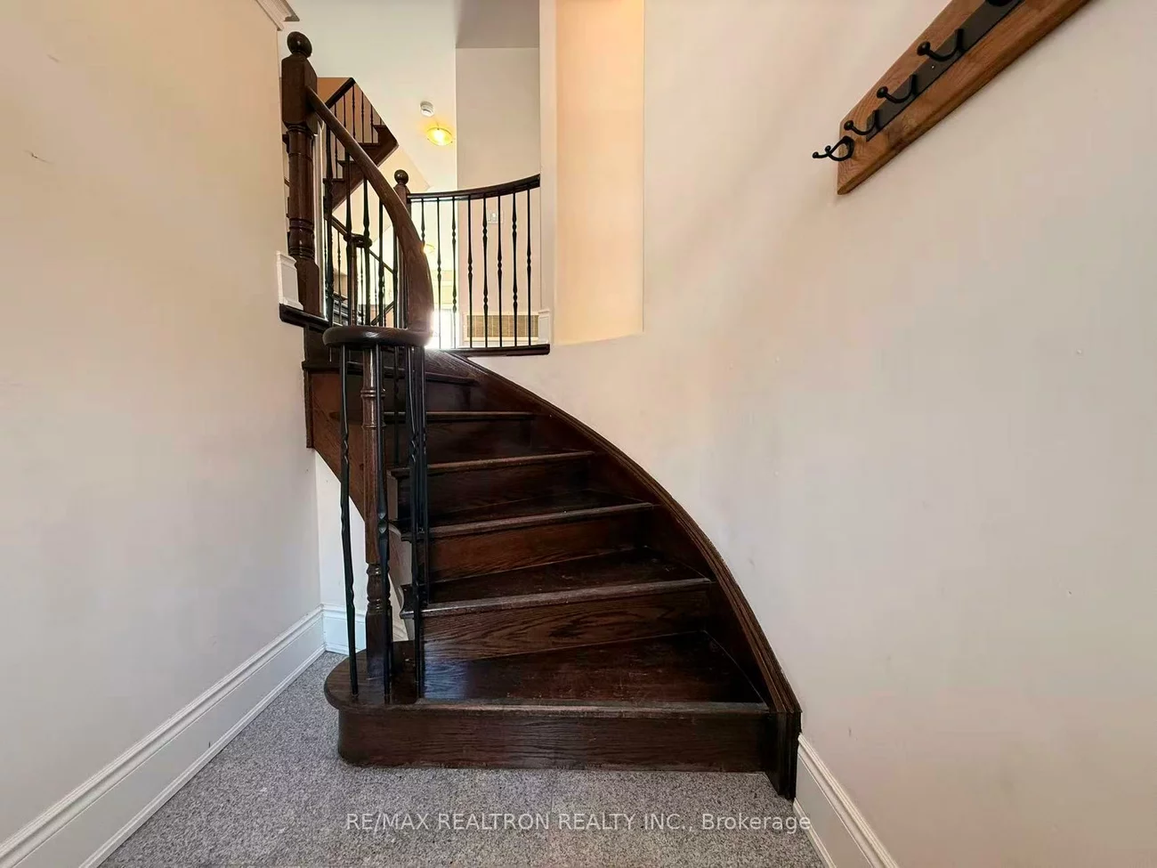 19, Golden Spruce, Maple, Vaughan