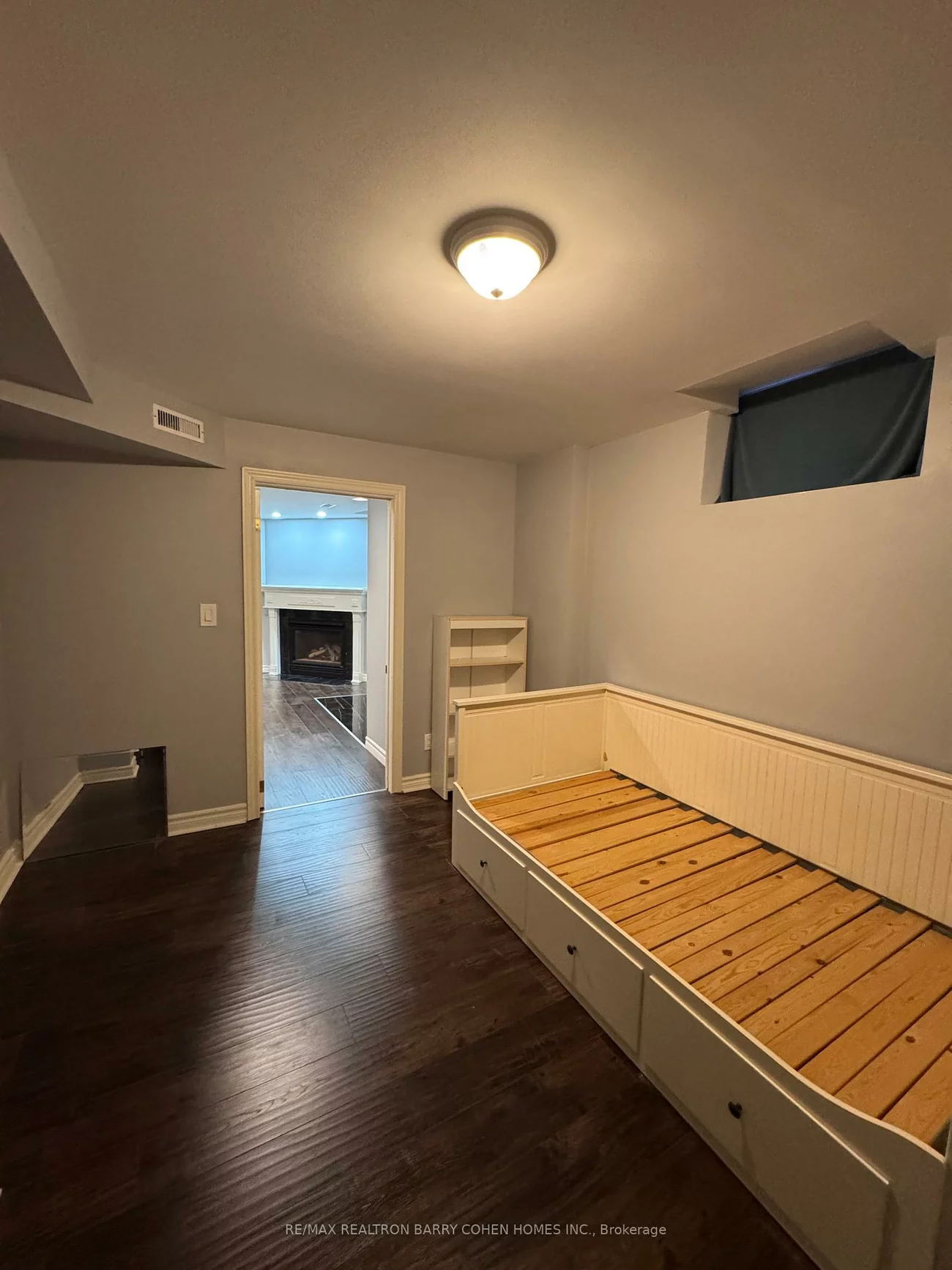 493, Worth, Beverley Glen, Vaughan