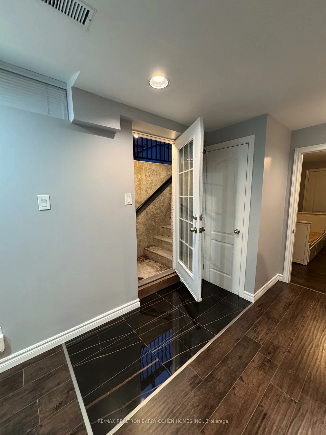 493, Worth, Beverley Glen, Vaughan