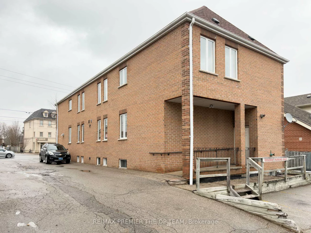 2311, Major Mackenzie, Maple, Vaughan