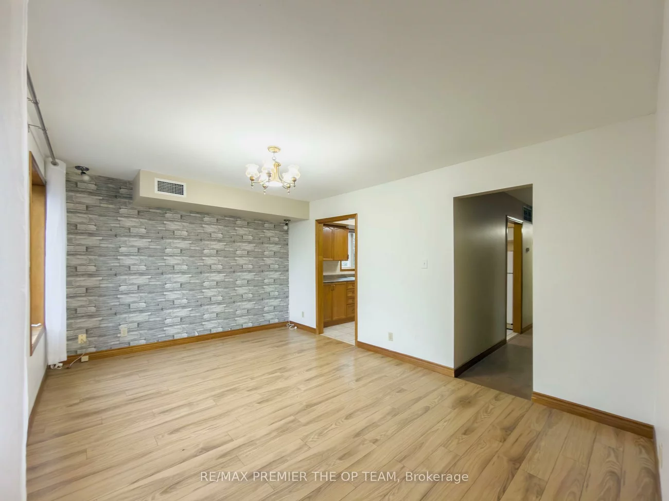 2311, Major Mackenzie, Maple, Vaughan