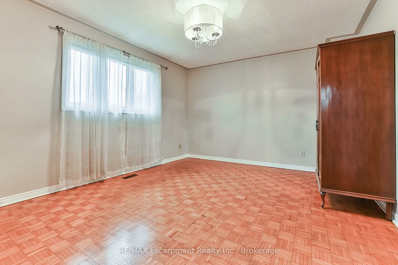 90, WATERFALL, East Woodbridge, Vaughan