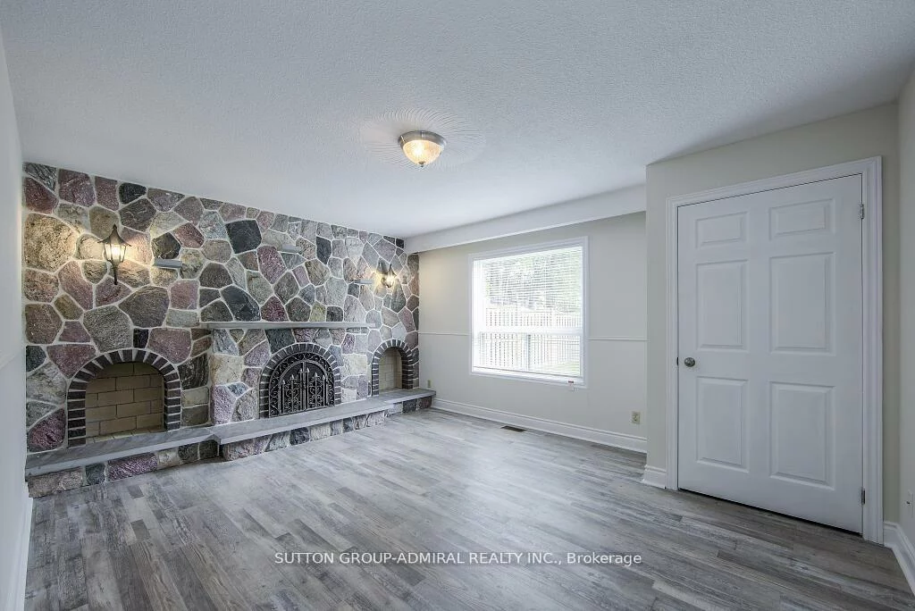 7887, Dufferin, Beverley Glen, Vaughan