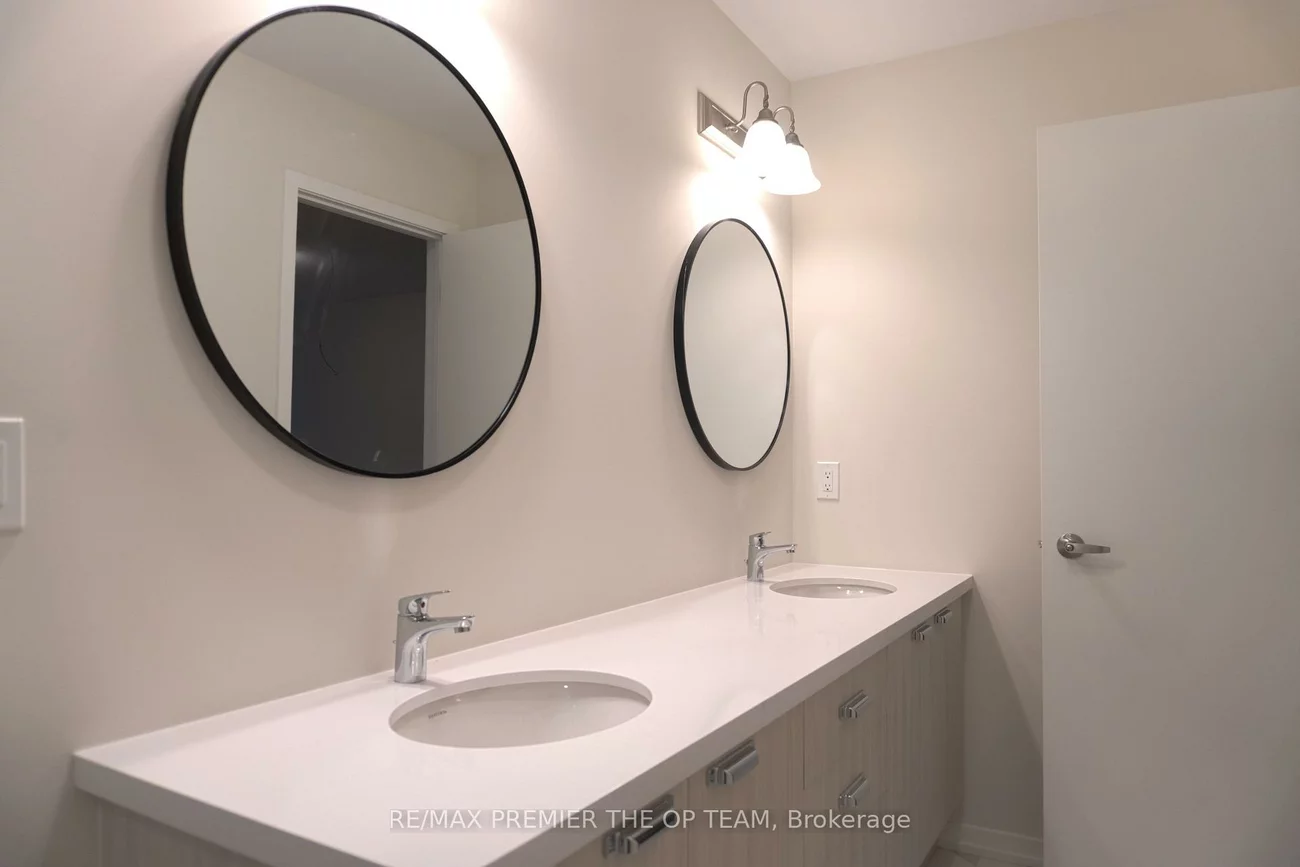 12, Pierre Berton, Kleinburg, Vaughan