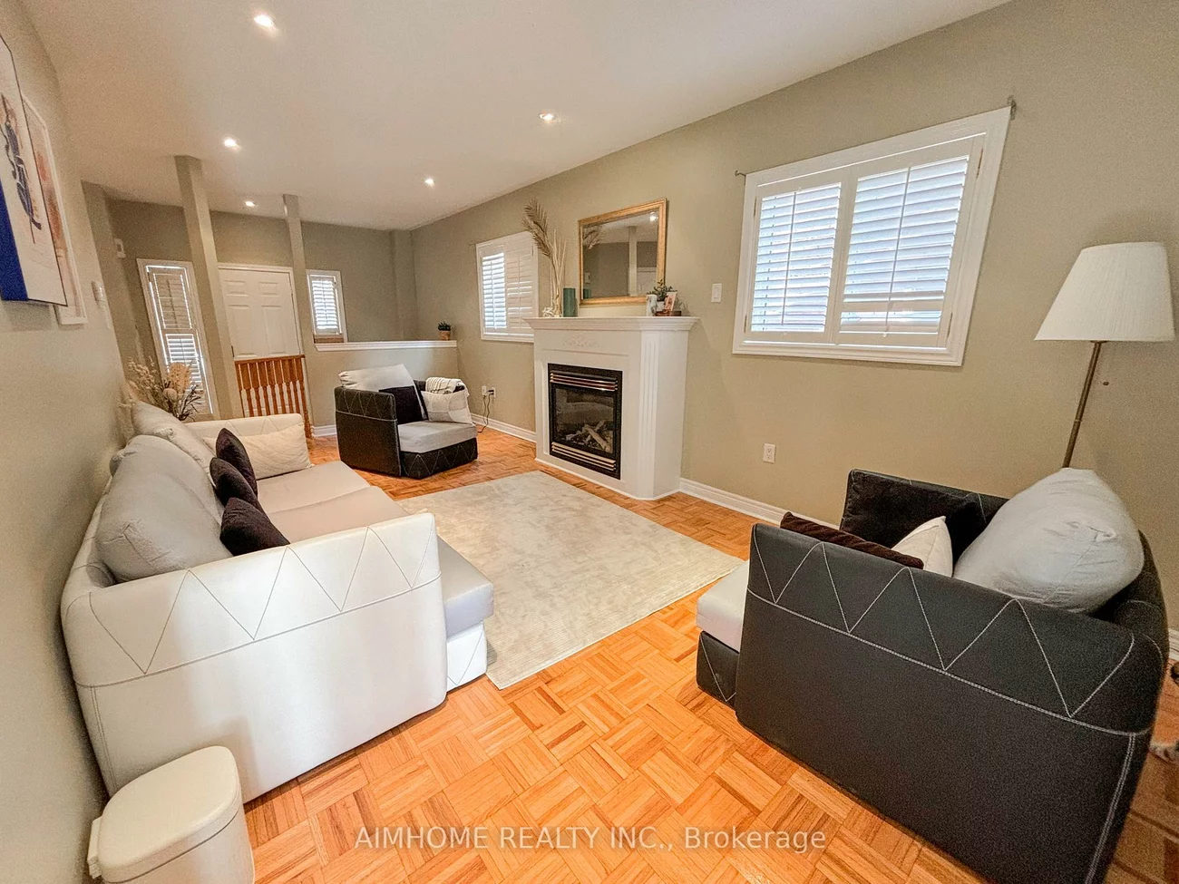 49, Pine Hollow, Maple, Vaughan