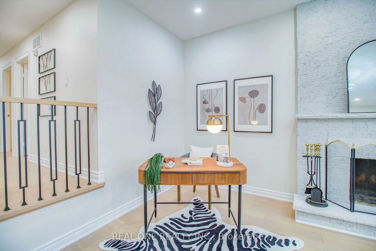 32, Charlton, Brownridge, Vaughan