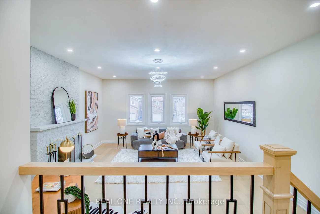 32, Charlton, Brownridge, Vaughan