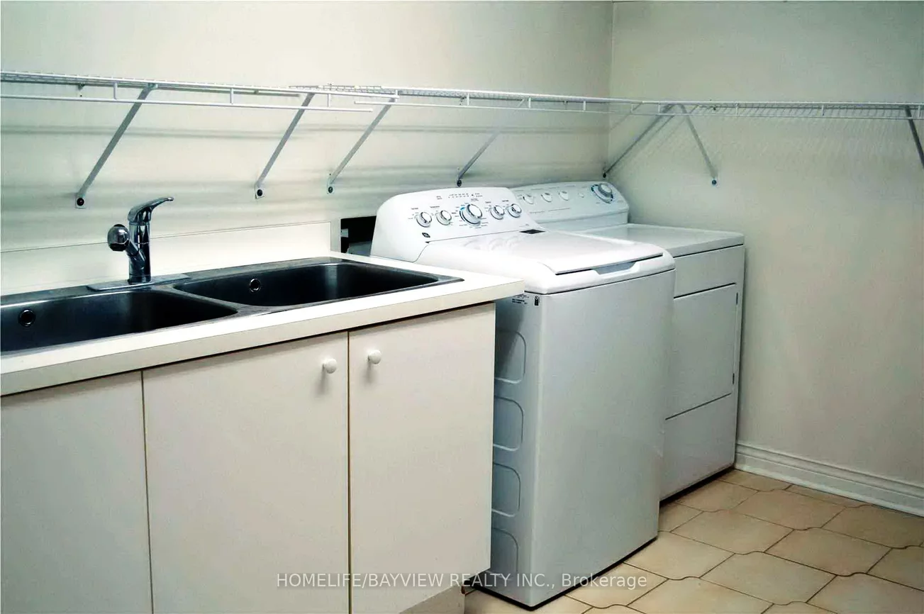 23, Arrowhead, East Woodbridge, Vaughan