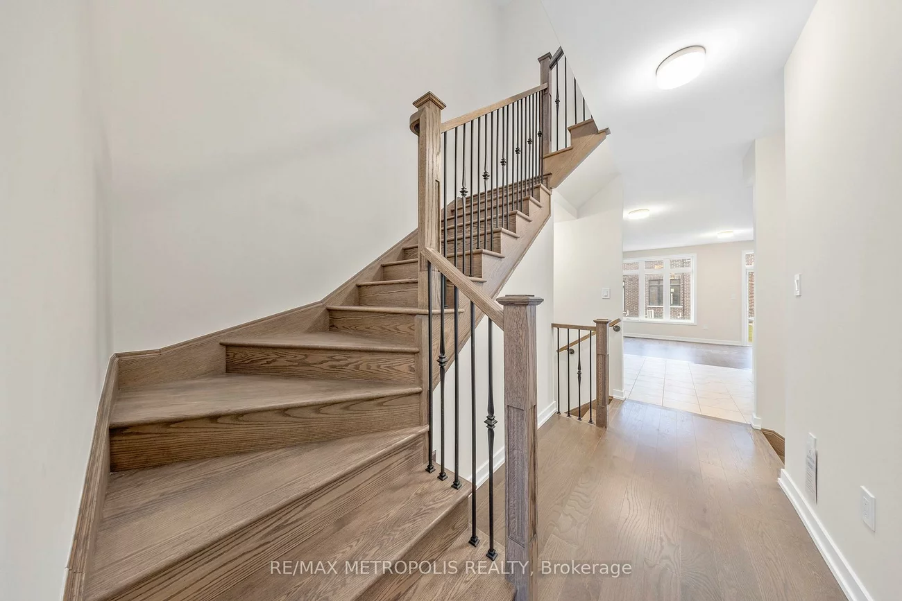 38, Singhampton, Kleinburg, Vaughan