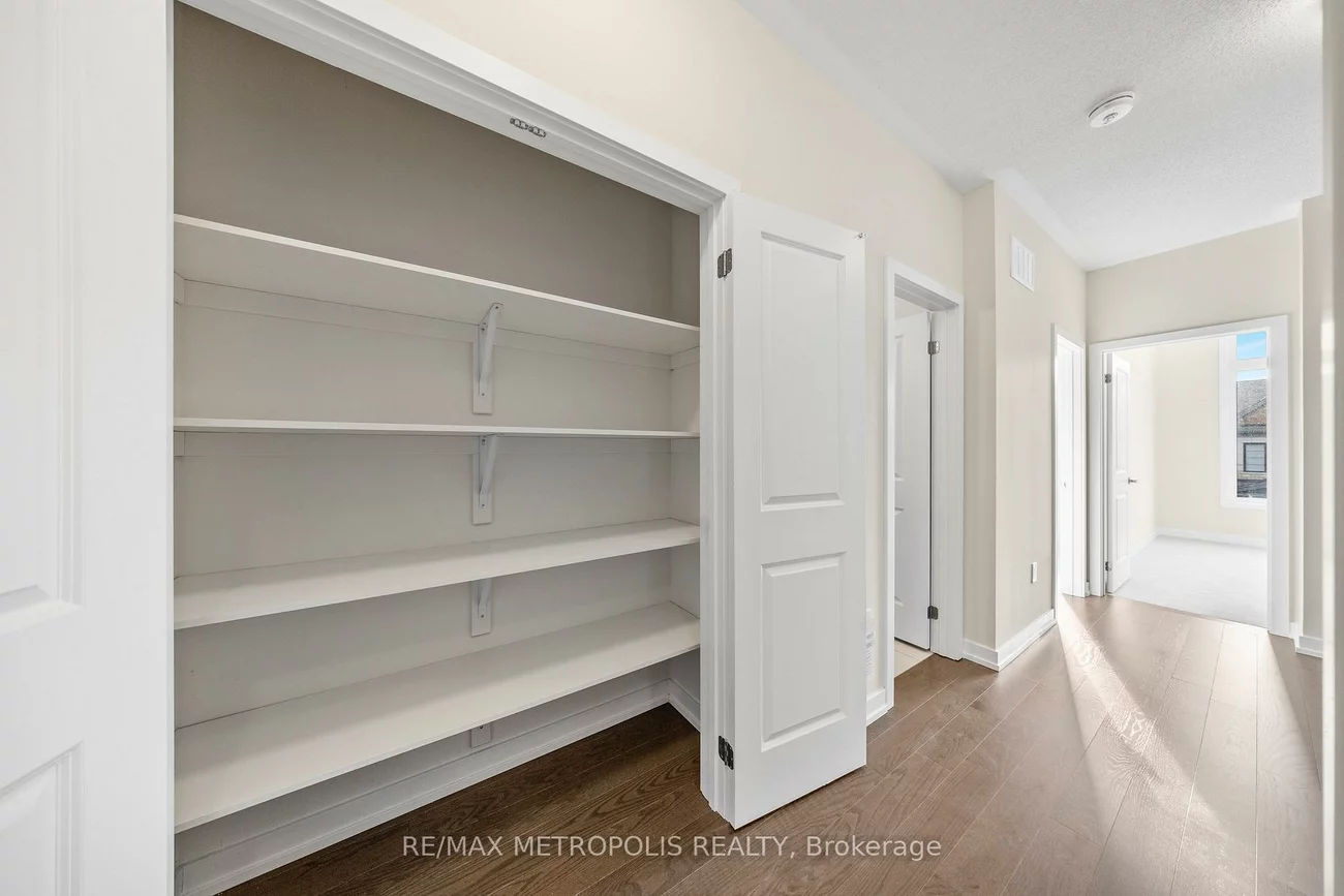 38, Singhampton, Kleinburg, Vaughan