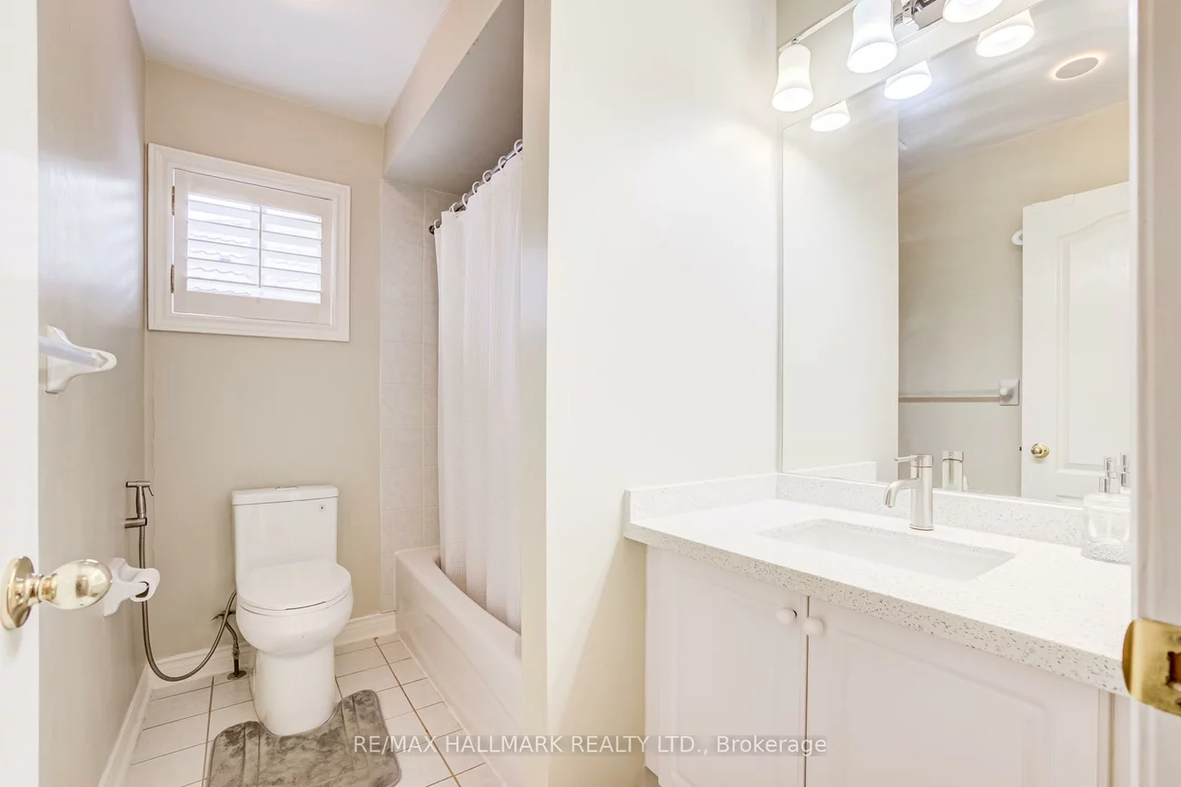45, Oland, Vellore Village, Vaughan