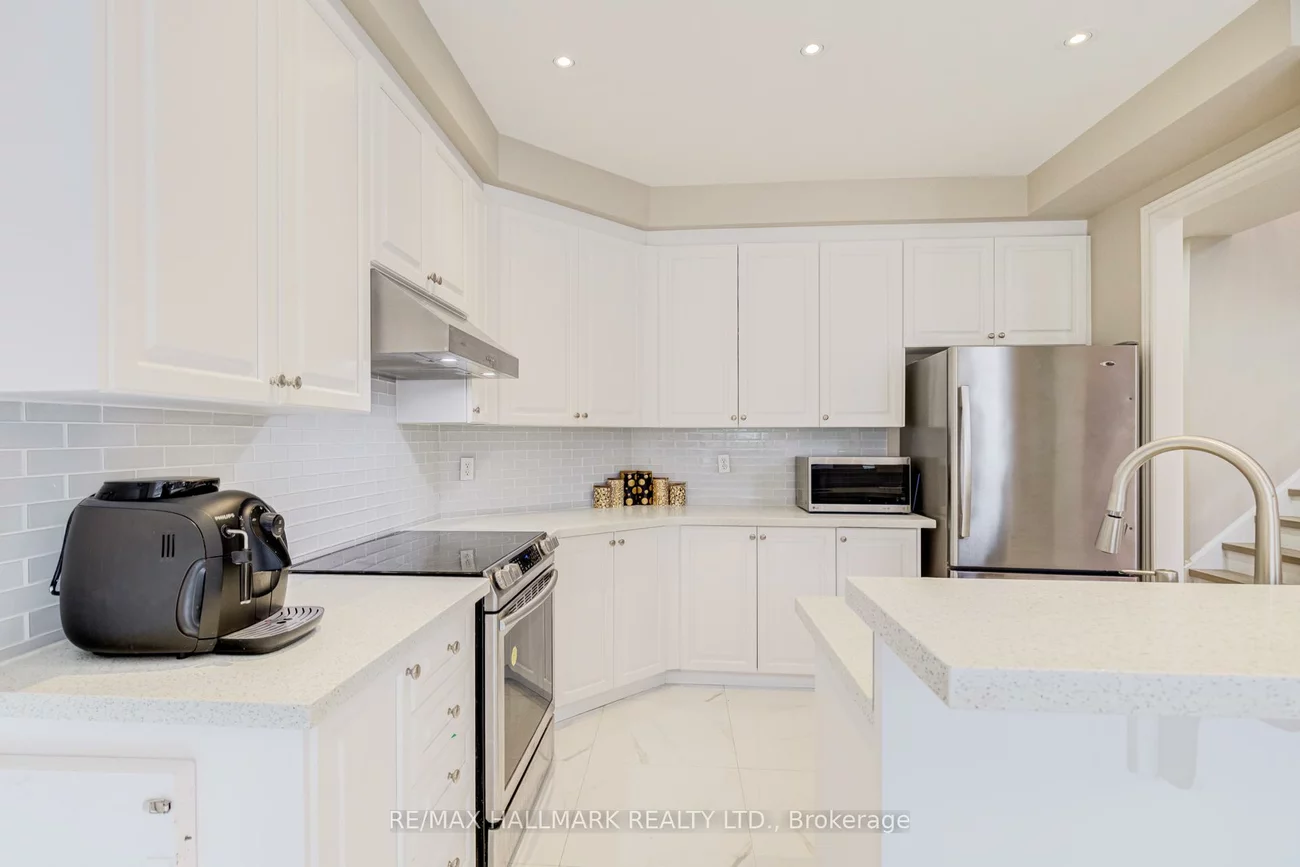 45, Oland, Vellore Village, Vaughan