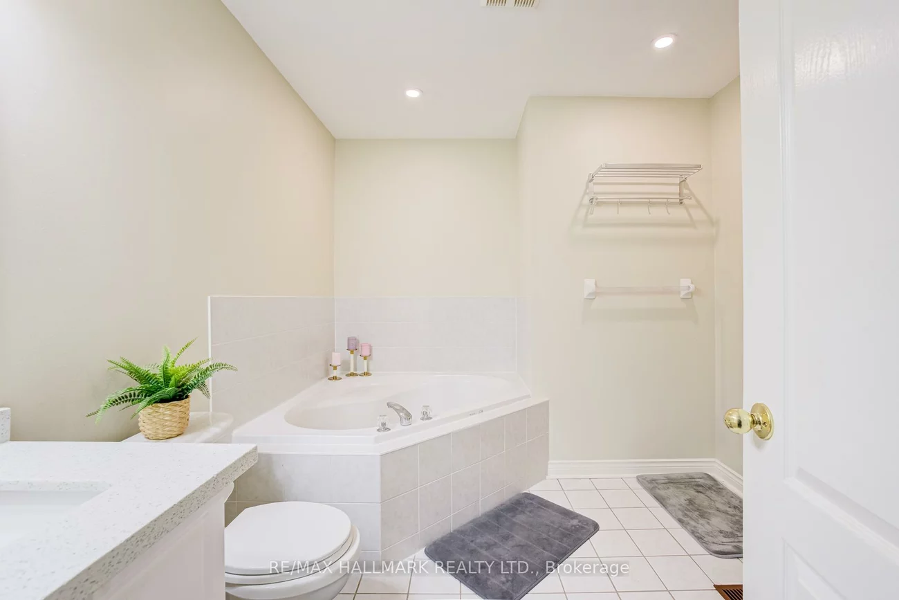 45, Oland, Vellore Village, Vaughan