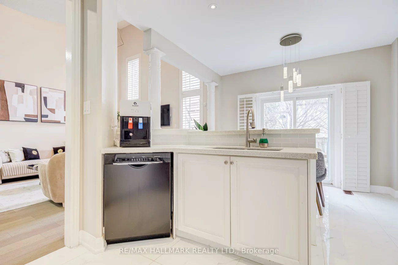 45, Oland, Vellore Village, Vaughan