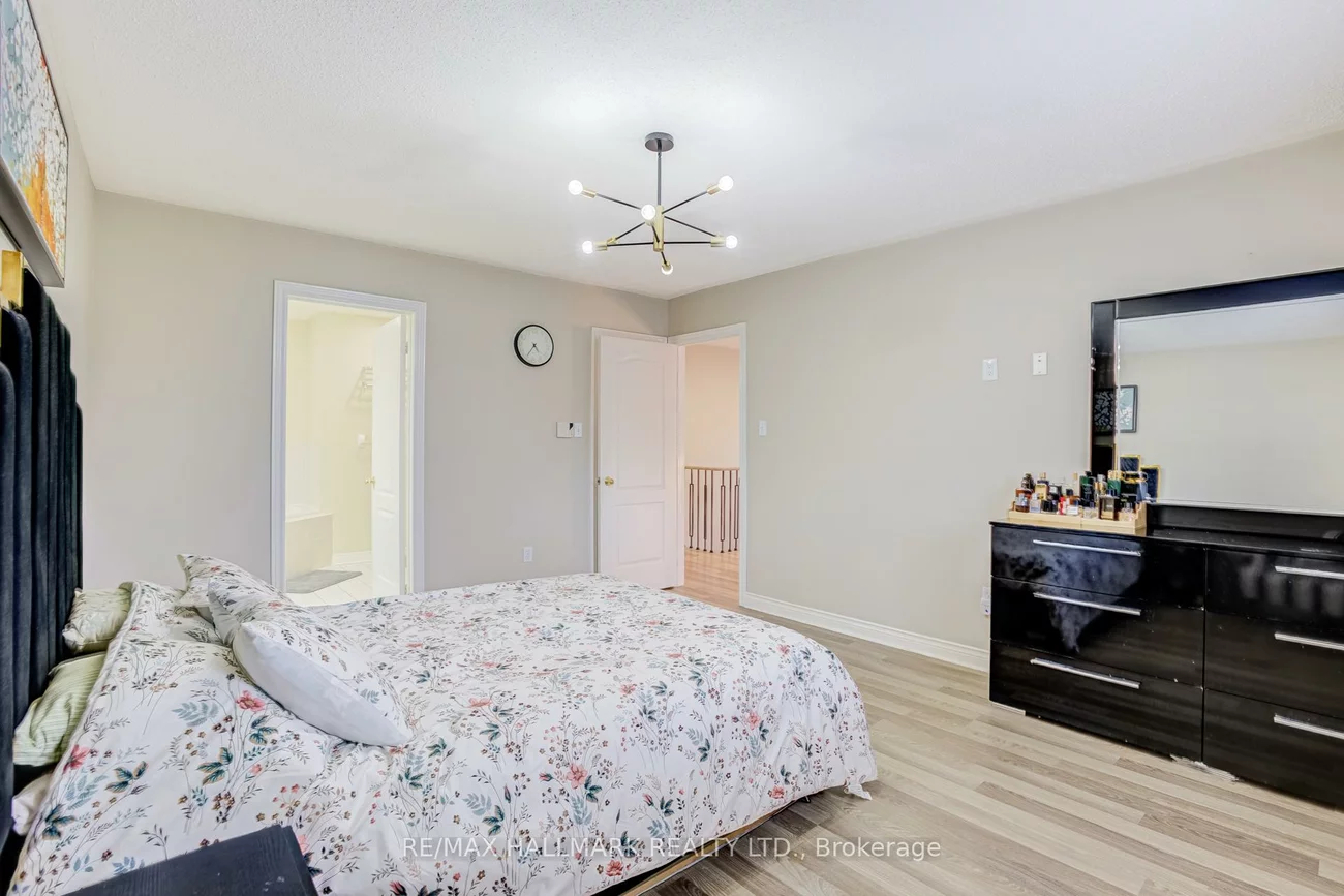 45, Oland, Vellore Village, Vaughan