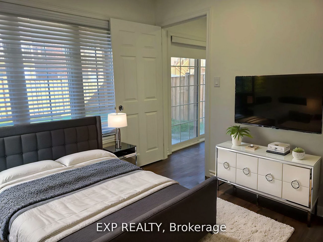 50, Farooq, Vellore Village, Vaughan