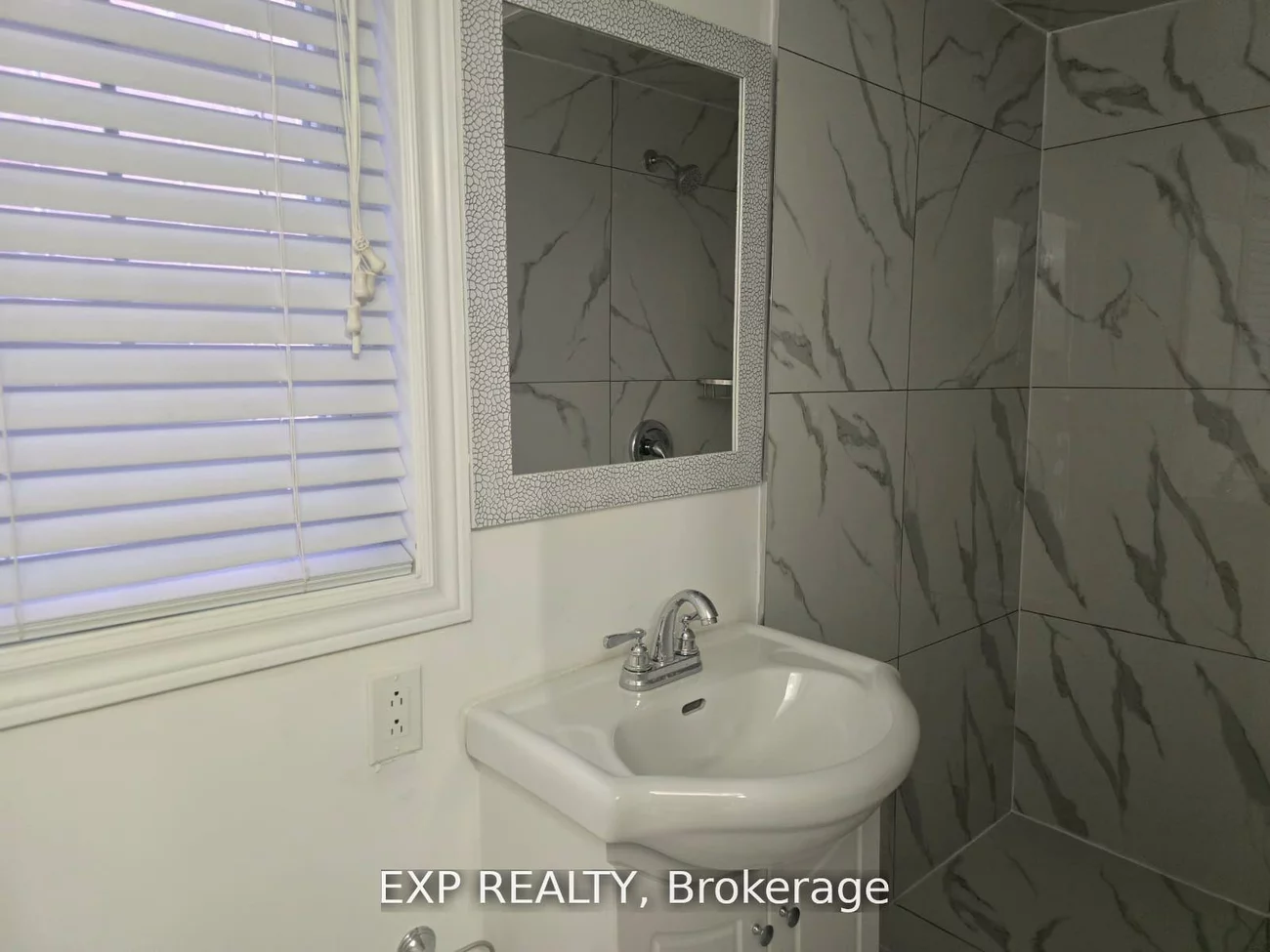 50, Farooq, Vellore Village, Vaughan