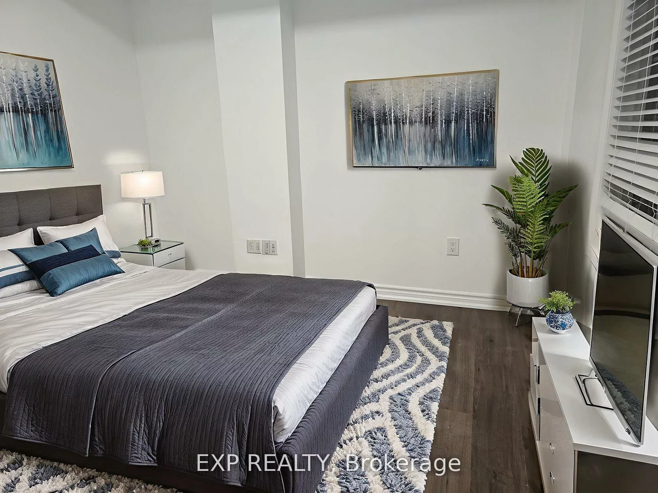 50, Farooq, Vellore Village, Vaughan