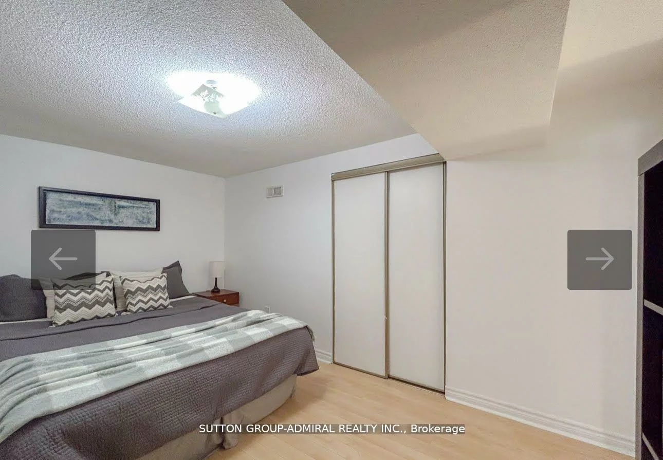 4, Mather, Lakeview Estates, Vaughan