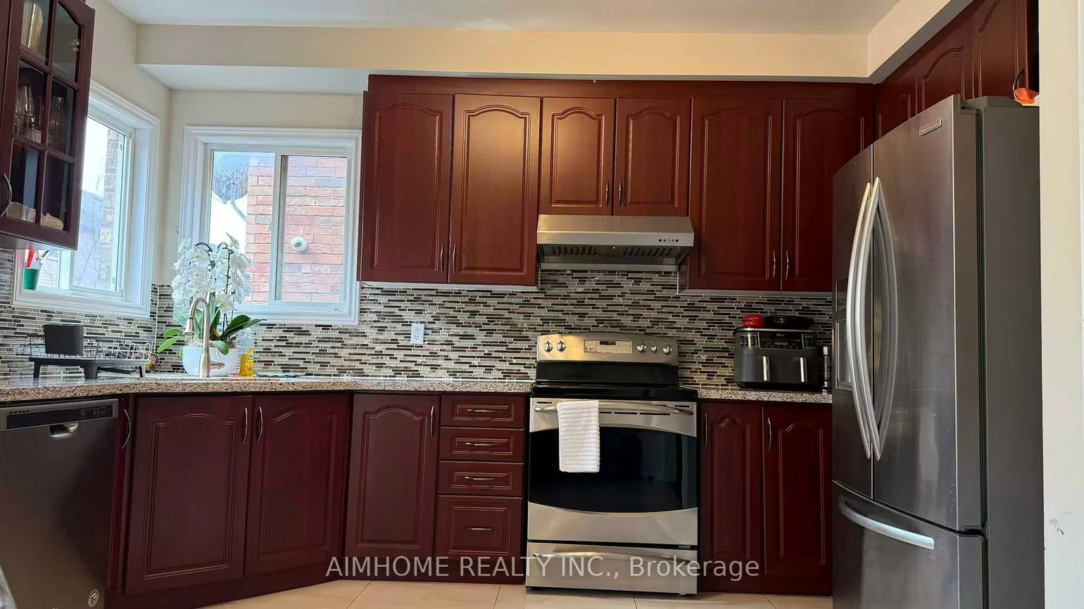61, Ten Oaks Blvd, Patterson, Vaughan