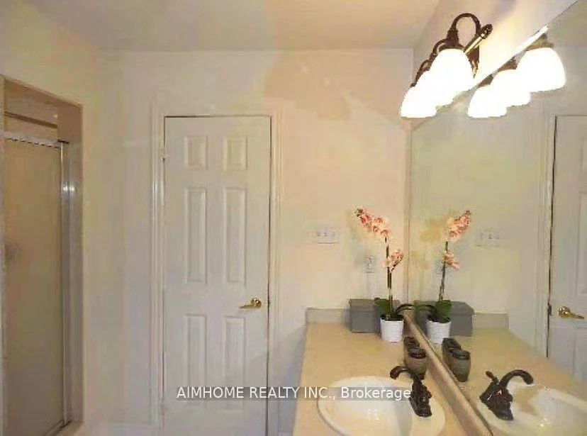 61, Ten Oaks Blvd, Patterson, Vaughan