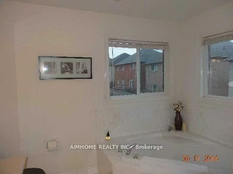 61, Ten Oaks Blvd, Patterson, Vaughan
