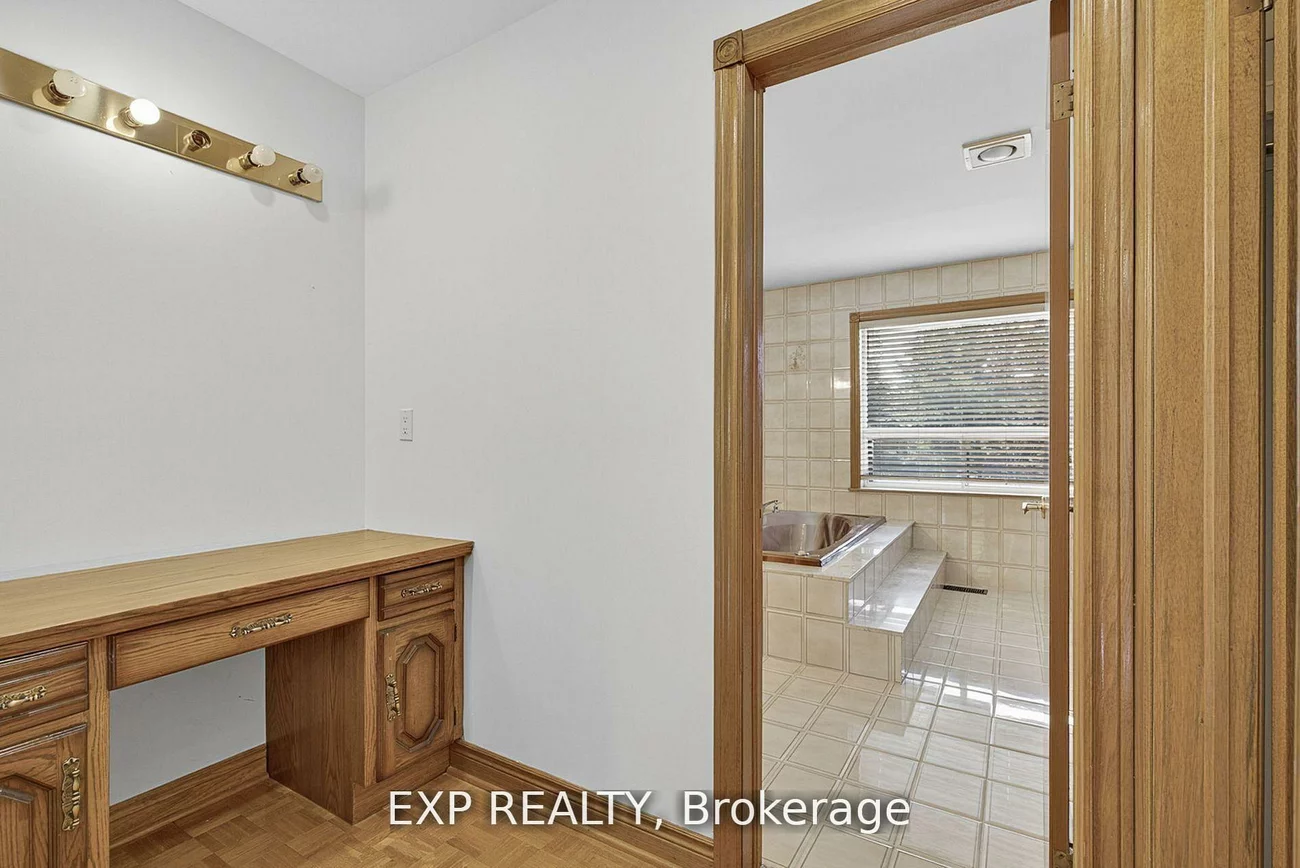 315, Stephanie, Kleinburg, Vaughan