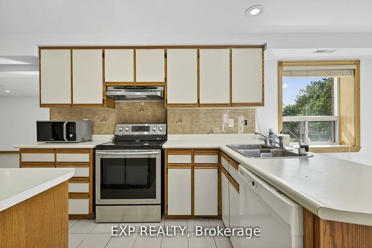 315, Stephanie, Kleinburg, Vaughan