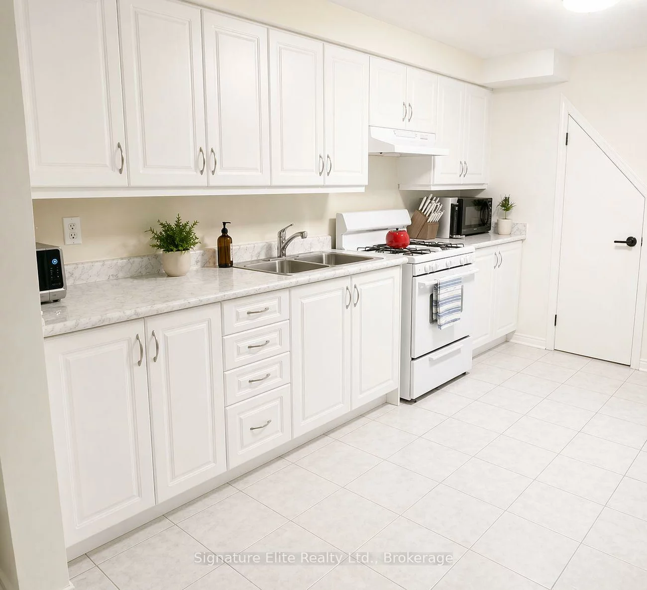 83, Belview, East Woodbridge, Vaughan