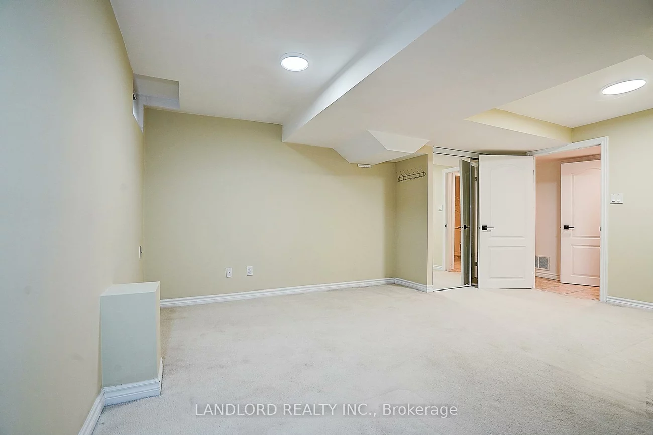 8, Wood Dale, Concord, Vaughan