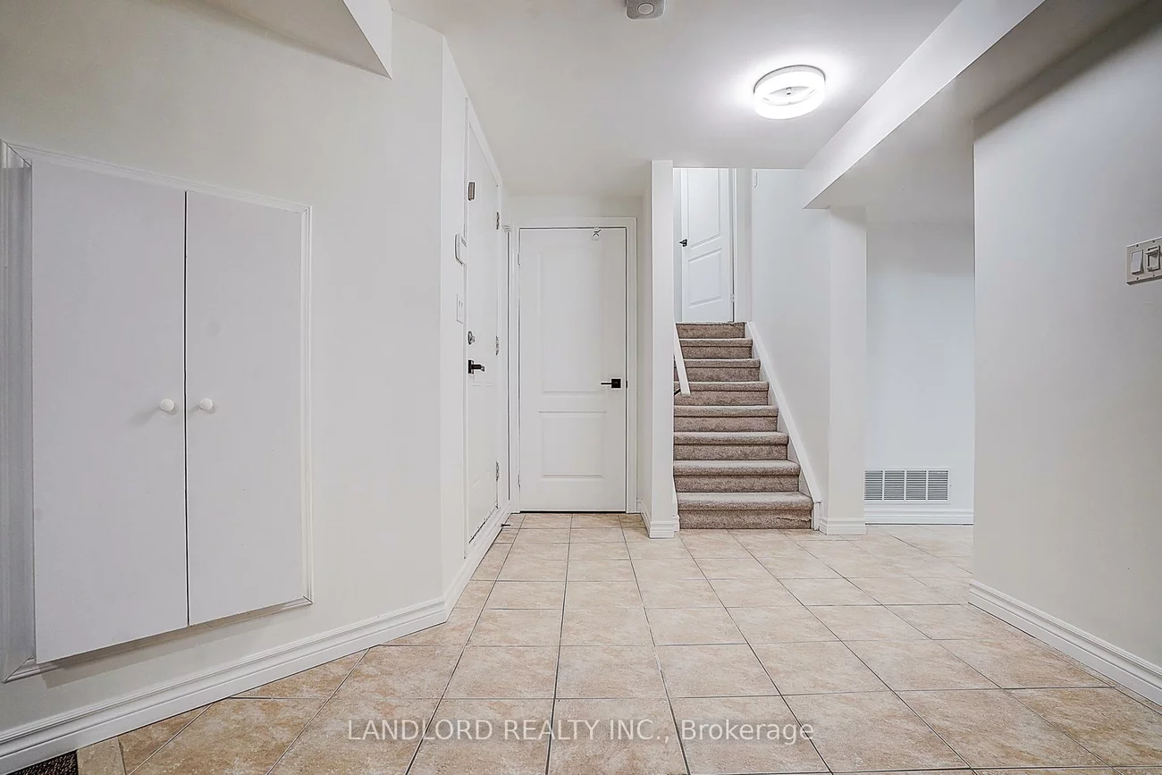 8, Wood Dale, Concord, Vaughan