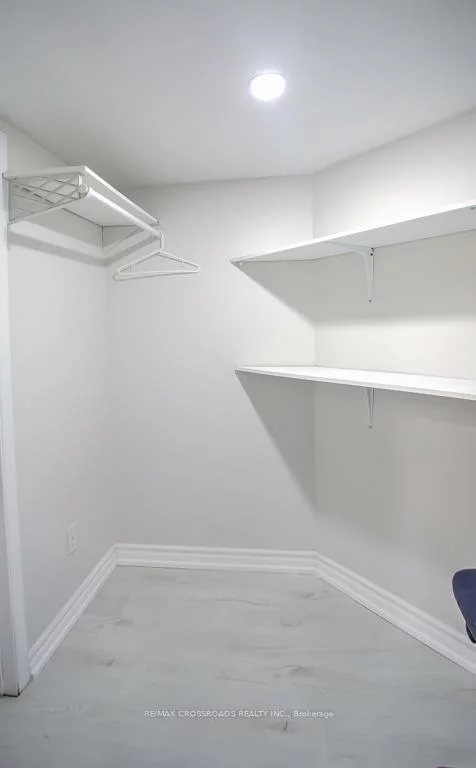 66, Bayhampton, Brownridge, Vaughan