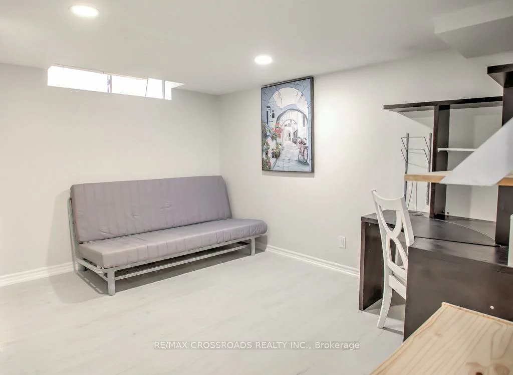 66, Bayhampton, Brownridge, Vaughan