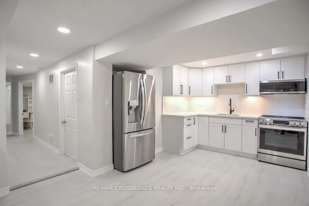 66, Bayhampton, Brownridge, Vaughan