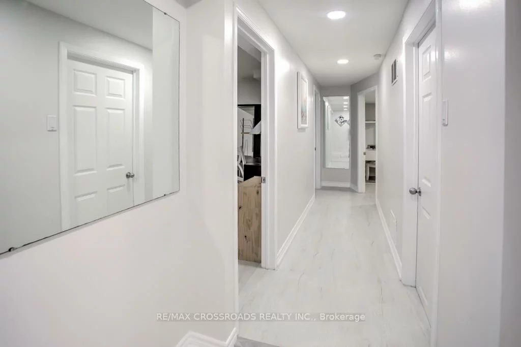 66, Bayhampton, Brownridge, Vaughan