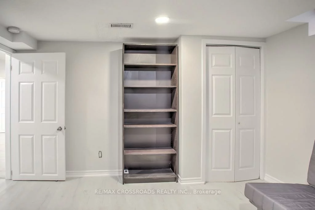 66, Bayhampton, Brownridge, Vaughan