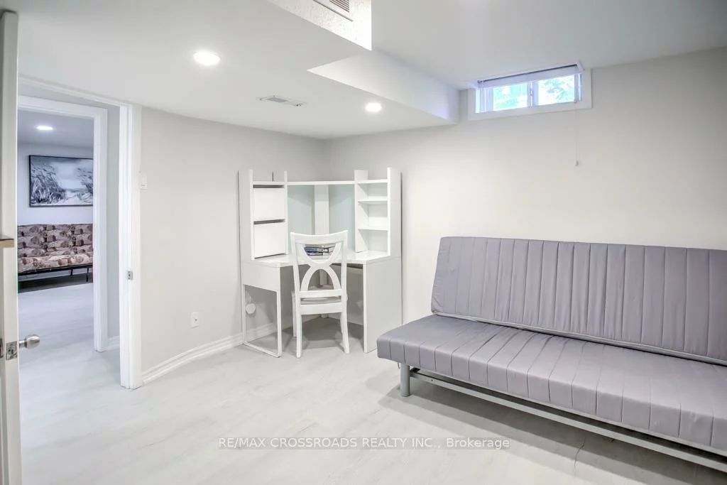 66, Bayhampton, Brownridge, Vaughan