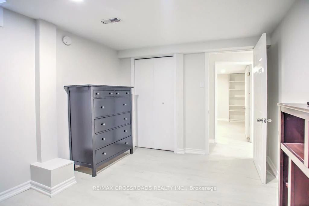 66, Bayhampton, Brownridge, Vaughan