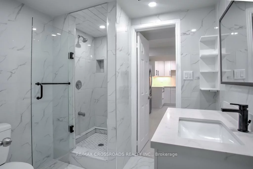 66, Bayhampton, Brownridge, Vaughan