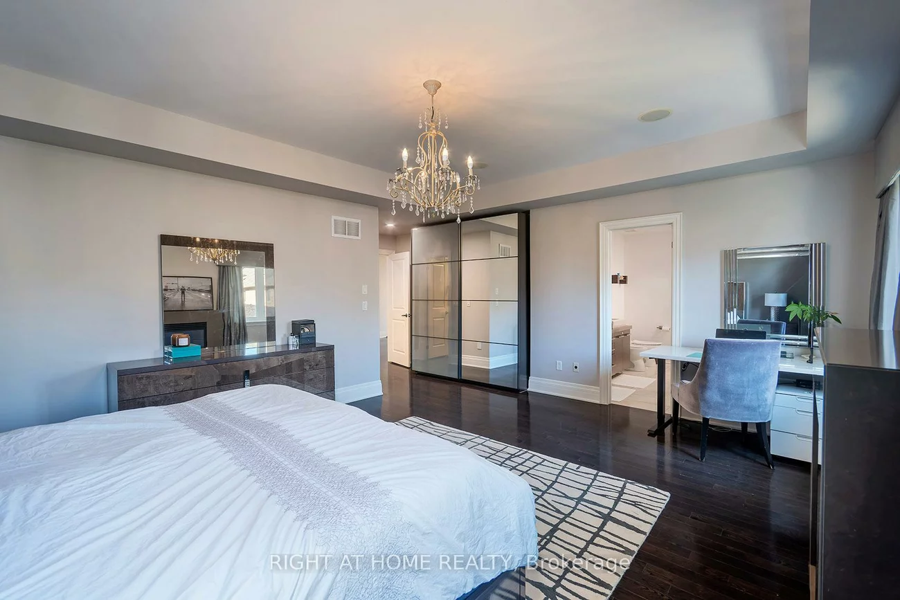 464, Davos, Vellore Village, Vaughan