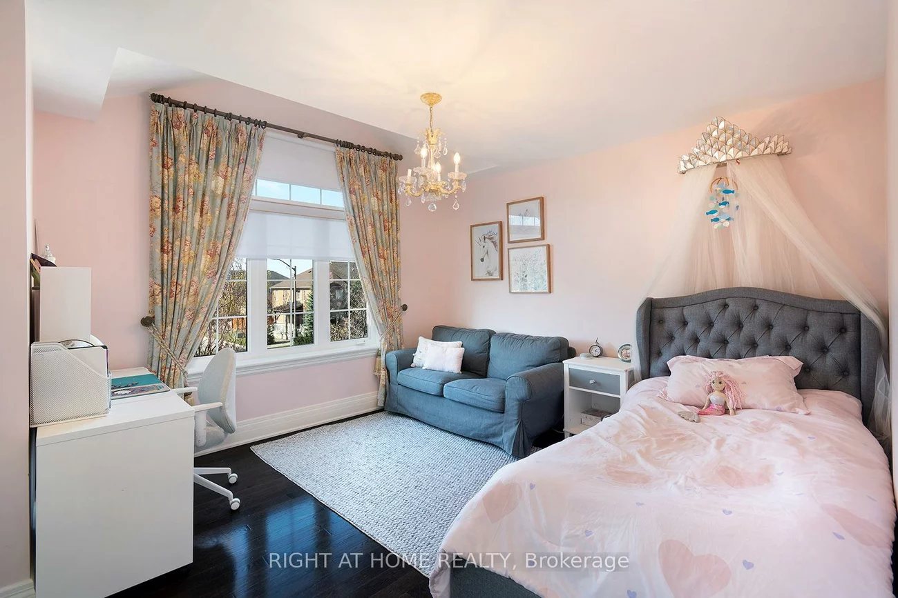 464, Davos, Vellore Village, Vaughan