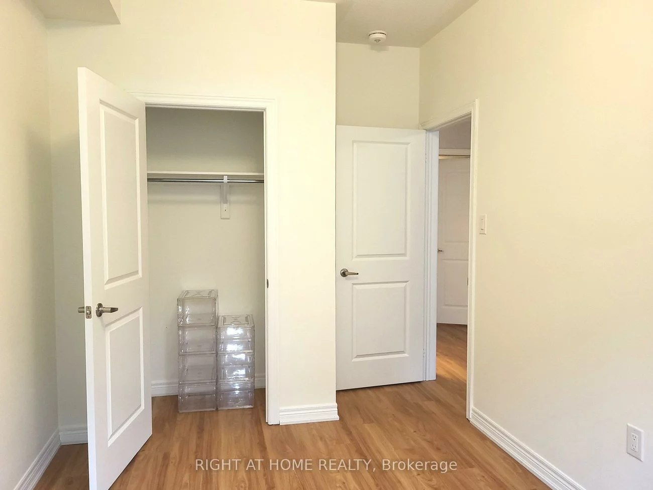 56, Singhampton, Kleinburg, Vaughan